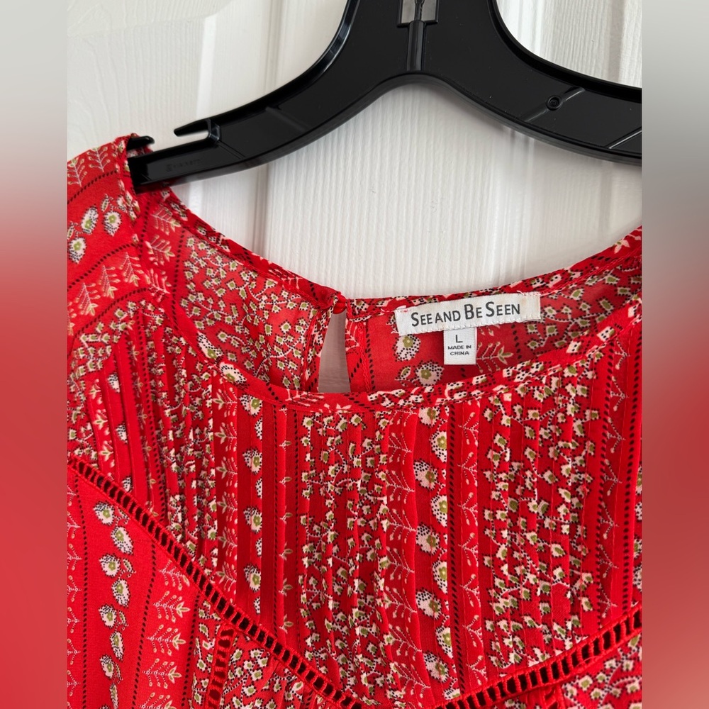 Flirty Red Patterned Midi Dress with Ruffle Sleeves - Picture 3 of 6